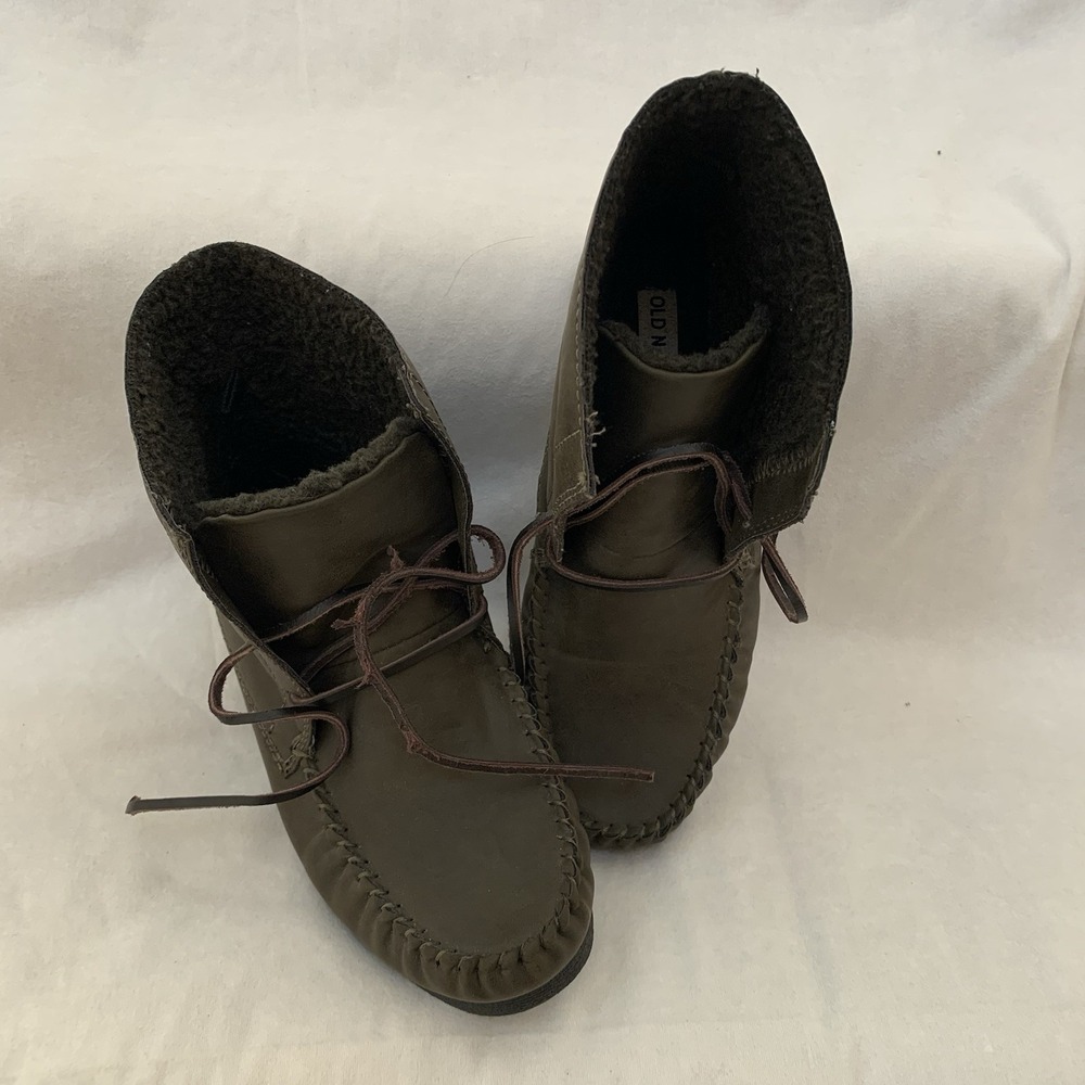 Old Navy‎ Grayish Green Wallabee Ankle Boots Faux Fur- Lining Women's Size 6